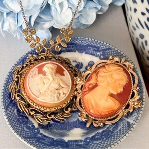 Set of 2 Vintage Coral Color Cameo Brooches Pins Necklace Women Gold Tone Metal